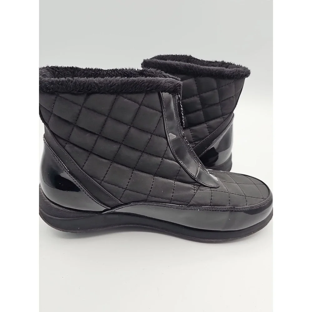 Totes Women's Quilted Winter Boots Black Faux Fur Zip Insulated Size 9 M
